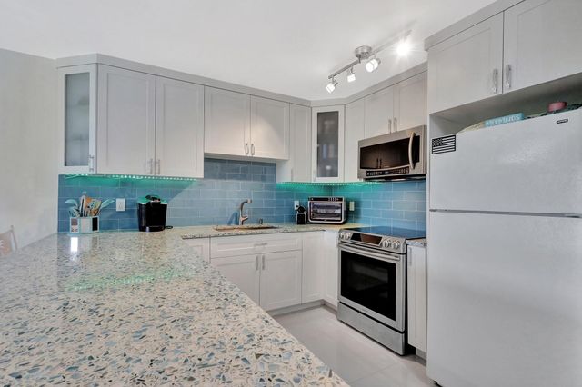 6940 NW 186th St 1-326, Hialeah, FL 33015