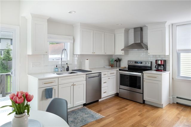 30 East Bowery Street, Newport, RI 02840