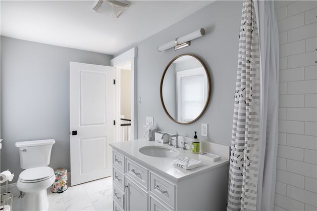 30 East Bowery Street, Newport, RI 02840