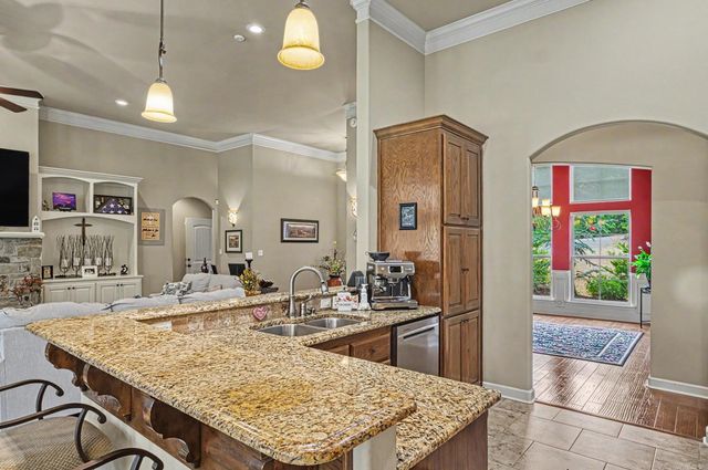 2 Algeciras Lane, Hot Springs Village, AR 71909
