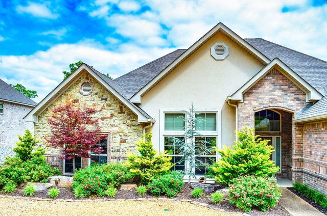 2 Algeciras Lane, Hot Springs Village, AR 71909