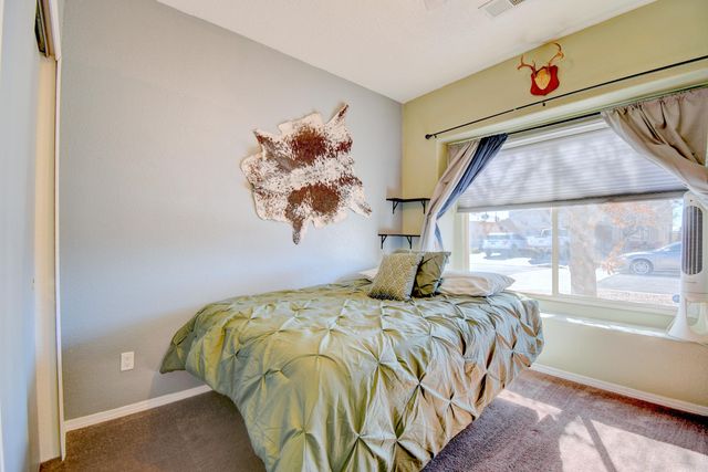 8427 Llano Vista Avenue SW, Albuquerque, NM 87121