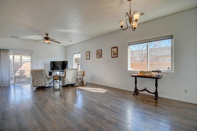 8427 Llano Vista Avenue SW, Albuquerque, NM 87121