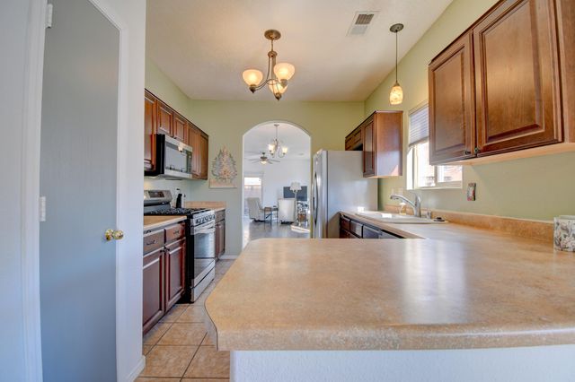 8427 Llano Vista Avenue SW, Albuquerque, NM 87121