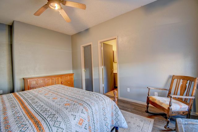 8427 Llano Vista Avenue SW, Albuquerque, NM 87121