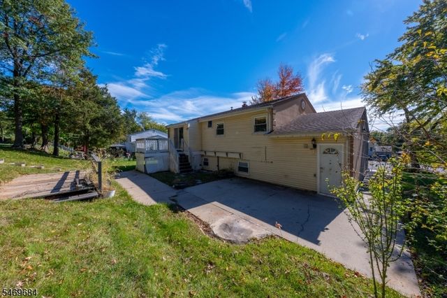 65 Shady Ln, Bridgewater Twp., NJ 08805