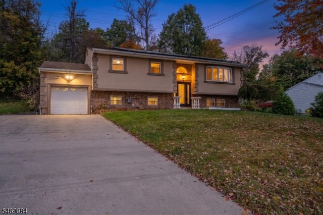 65 Shady Ln, Bridgewater Twp., NJ 08805