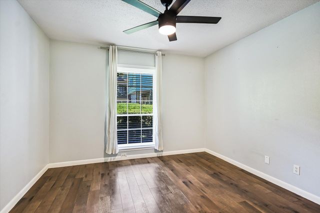2425 Ashdale DR 32, Austin, TX 78757