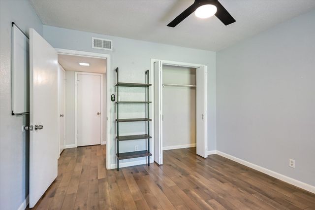 2425 Ashdale DR 32, Austin, TX 78757