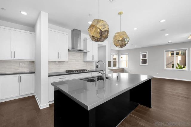 8352 Ridge Ct, San Diego, CA 92108