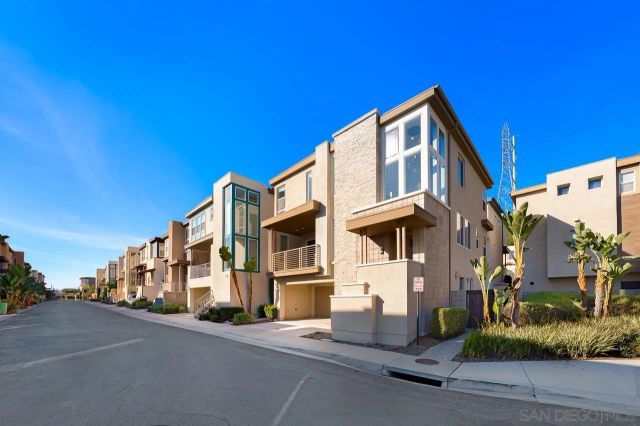 8352 Ridge Ct, San Diego, CA 92108