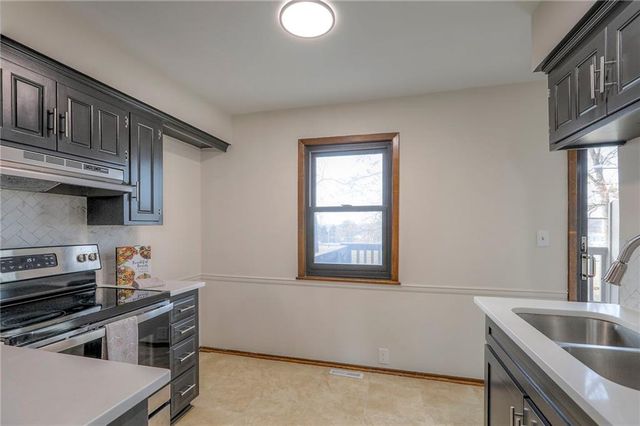 468 W 104th Street A, Kansas City, MO 64114