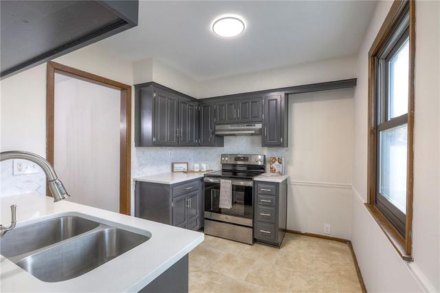 468 W 104th Street A, Kansas City, MO 64114