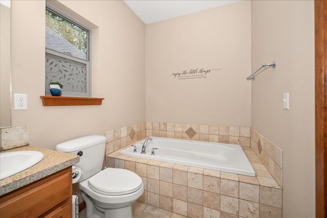 3820 S Mercy Ln, Spokane Valley, WA 99206