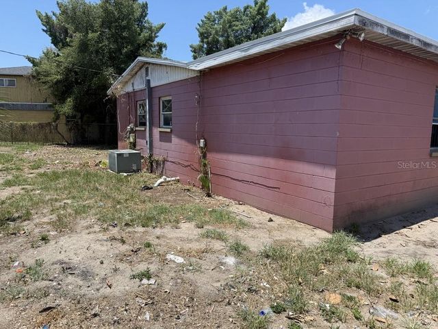 4415 BOOKER T DRIVE, Tampa, FL 33610