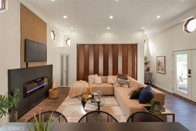 3109 Stanford, Venice, CA 90292