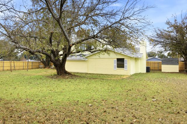 5600 Choctaw Drive, Granbury, TX 76049