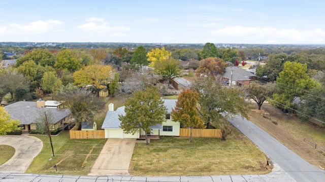 5600 Choctaw Drive, Granbury, TX 76049