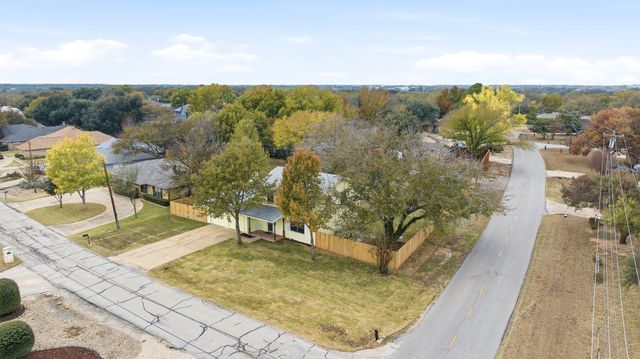 5600 Choctaw Drive, Granbury, TX 76049