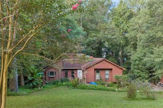 1373 Fairfield SW Drive, Lilburn, GA 30047