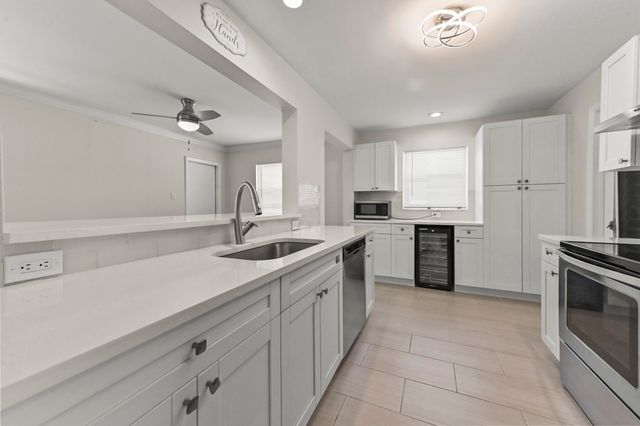 717 SW 16th Street, Boynton Beach, FL 33426