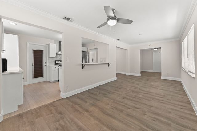717 SW 16th Street, Boynton Beach, FL 33426