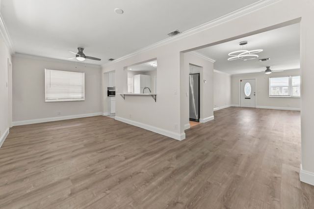717 SW 16th Street, Boynton Beach, FL 33426