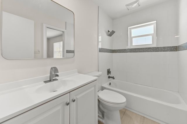 717 SW 16th Street, Boynton Beach, FL 33426