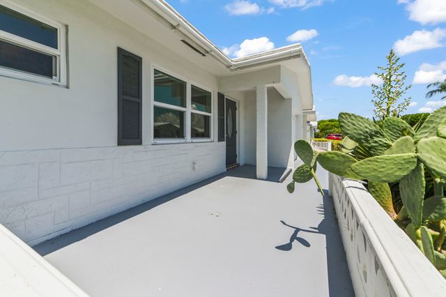 717 SW 16th Street, Boynton Beach, FL 33426