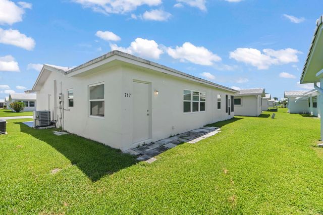 717 SW 16th Street, Boynton Beach, FL 33426