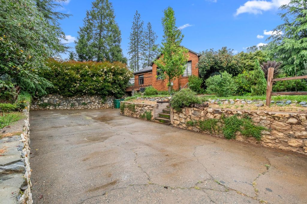 2701 Coloma St, Placerville, CA 95667