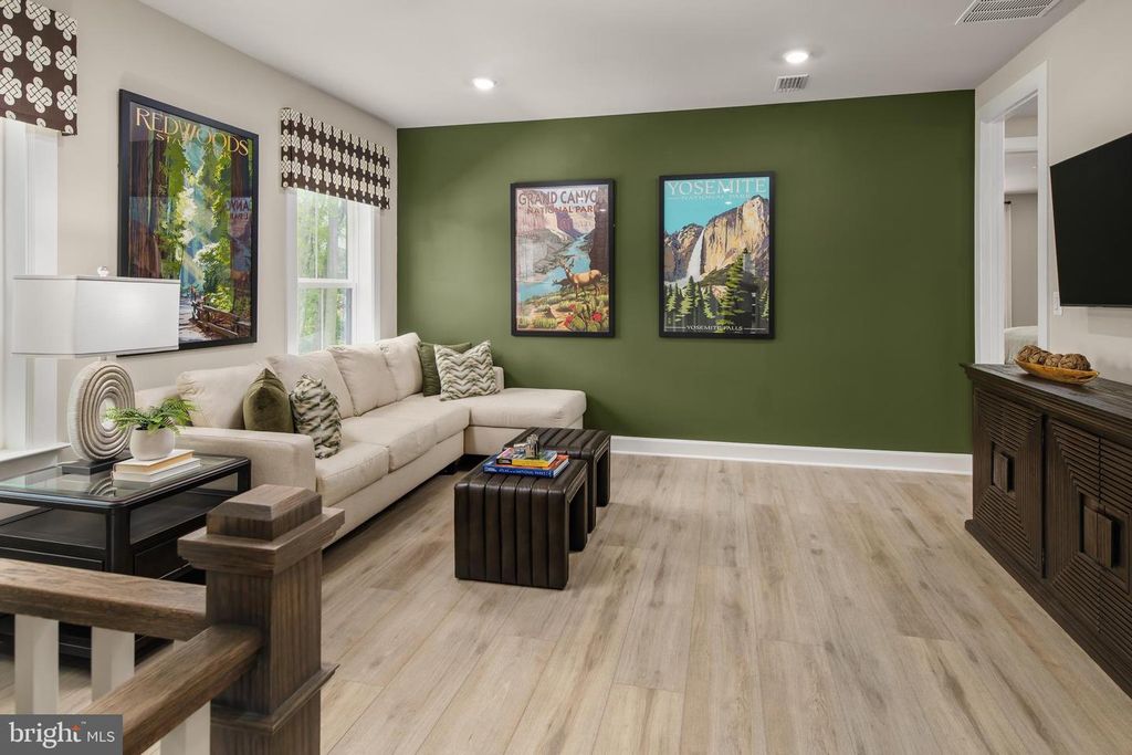 Image 10 of property listing at 9983 BAKER LN, Ellicott City, MD 21042