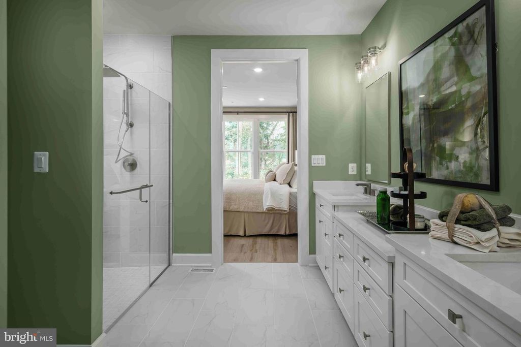 Image 7 of property listing at 9983 BAKER LN, Ellicott City, MD 21042