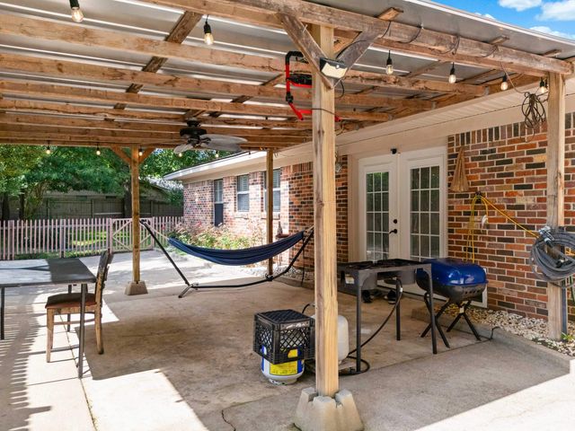 810 Caddo St, Marshall, TX 75672