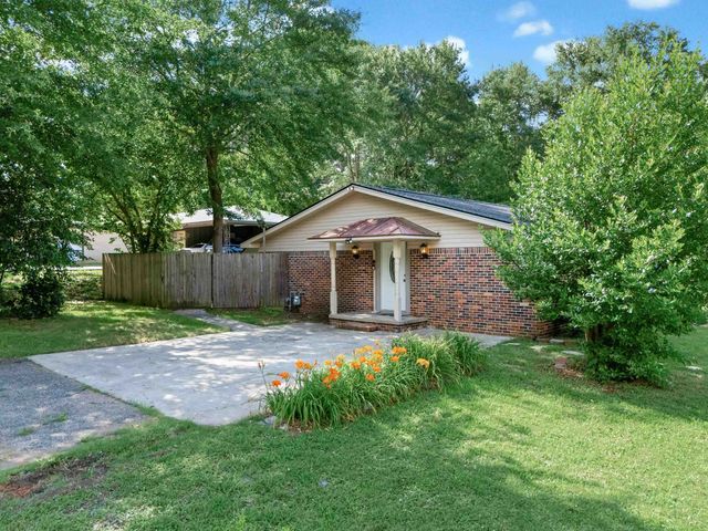810 Caddo St, Marshall, TX 75672