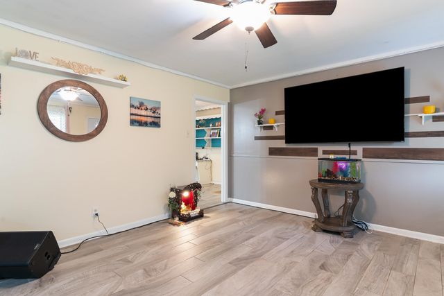 810 Caddo St, Marshall, TX 75672