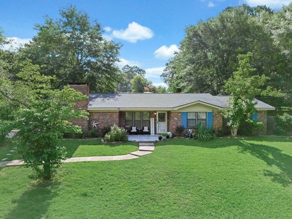 810 Caddo St, Marshall, TX 75672