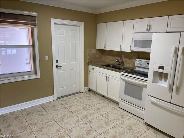 2036 41st ST SW B, Naples, FL 34116