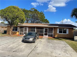 2036 41st ST SW B, Naples, FL 34116