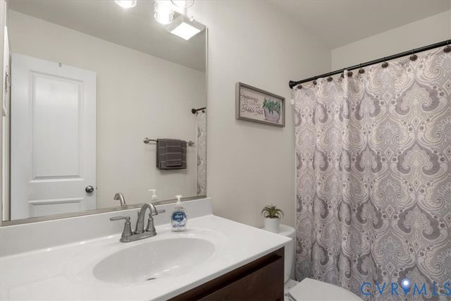 3885 Perthshire Ln, Colonial Heights, VA 23834