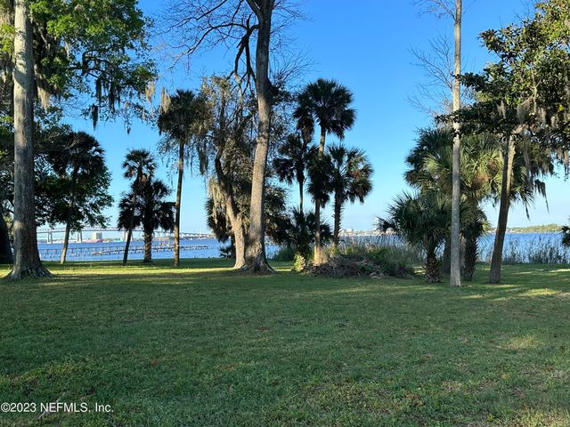 5148 FLORAL BLUFF Road 2, Jacksonville, FL 32211