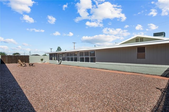 2209 Los Angeles Street, Kingman, AZ 86401