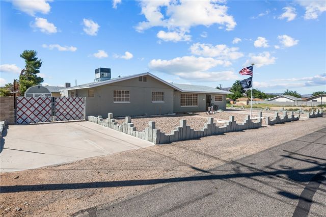 2209 Los Angeles Street, Kingman, AZ 86401