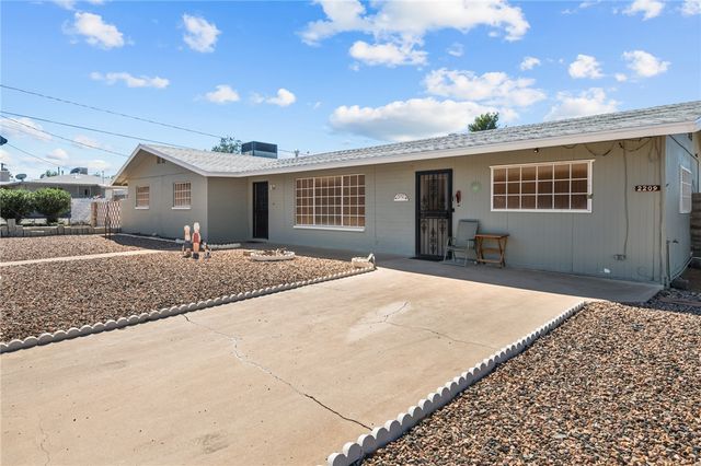 2209 Los Angeles Street, Kingman, AZ 86401
