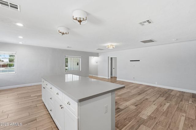 511 W ROMA Avenue, Phoenix, AZ 85013
