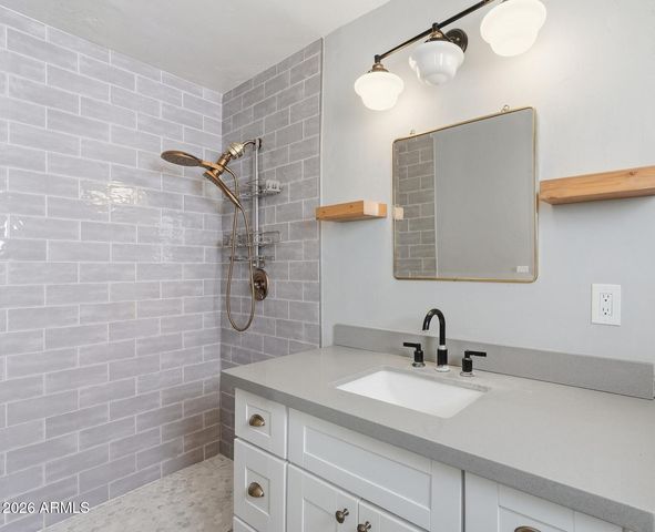 511 W ROMA Avenue, Phoenix, AZ 85013