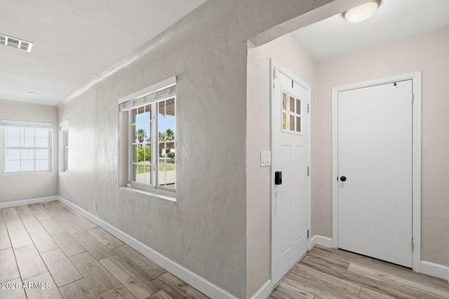 511 W ROMA Avenue, Phoenix, AZ 85013