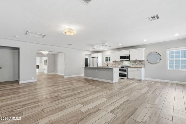 511 W ROMA Avenue, Phoenix, AZ 85013