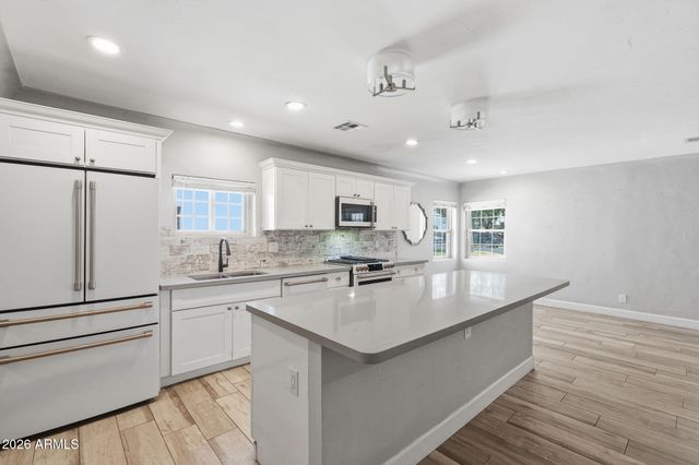 511 W ROMA Avenue, Phoenix, AZ 85013