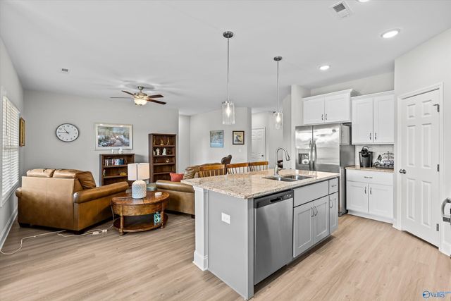 26738 Kyle Lane, Athens, AL 35613